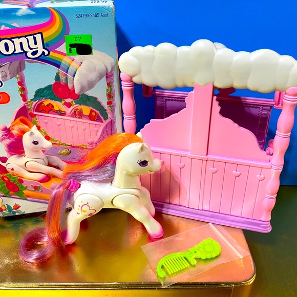 MY LITTLE PONY G2 VINTAGE 1997 CANOPY BED WITH LIGHT HEART PONY MAGIC PL… - Picture 12 of 16